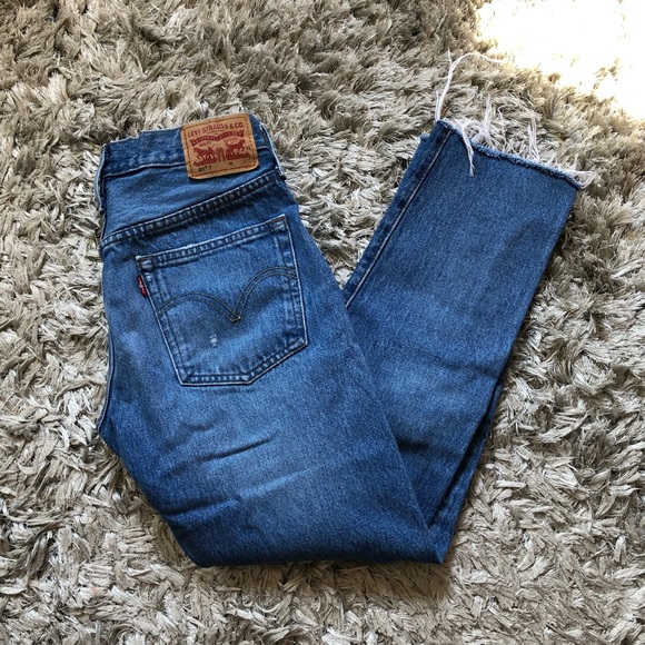 Levi’s 501 The Original Jeans - Picture 2 of 9